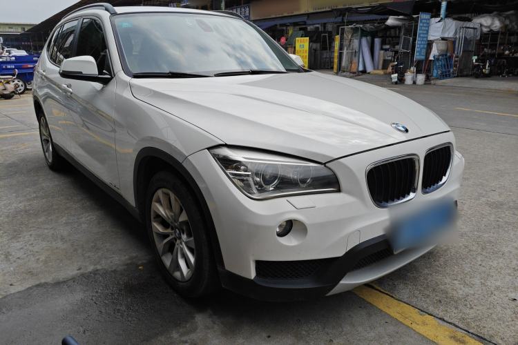 Used BMW X1 2013 sDrive18i Leading Model Front Right 45 Deg