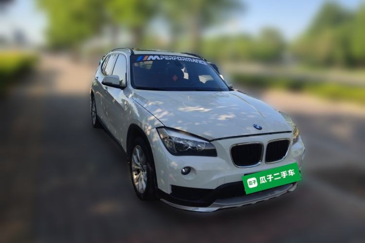Used BMW X1 2013 sDrive18i Fashion Model Front Right 45 Deg