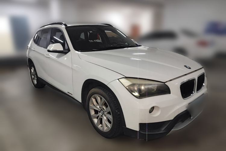 Used BMW X1 2013 sDrive18i Fashion Model Front Right 45 Deg