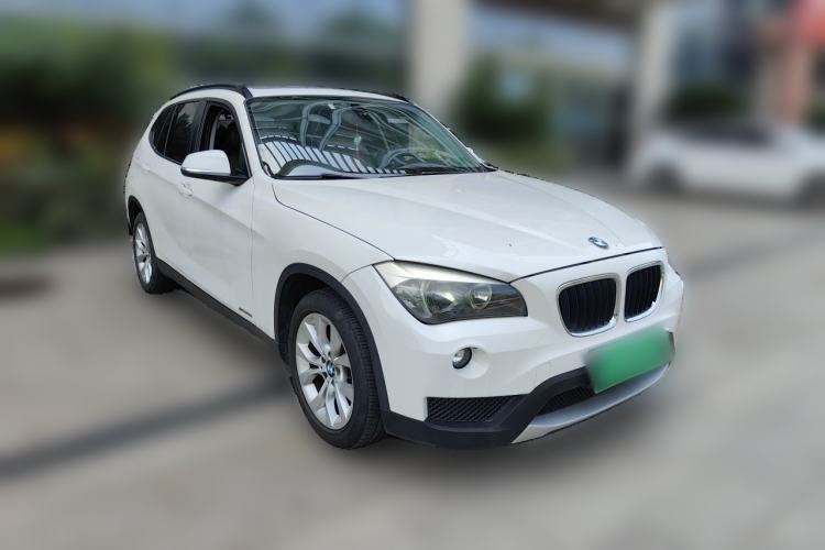 Used BMW X1 2013 sDrive18i Fashion Model Front Right 45 Deg