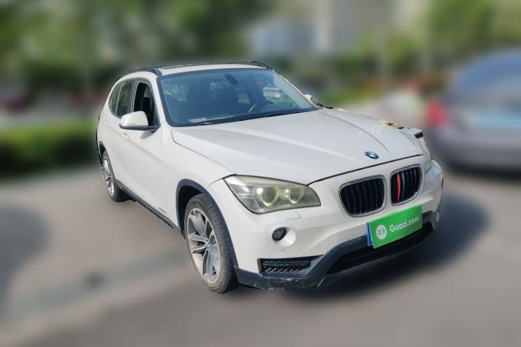 Used BMW X1 2013 sDrive18i Sport Design Package Front Right 45 Deg
