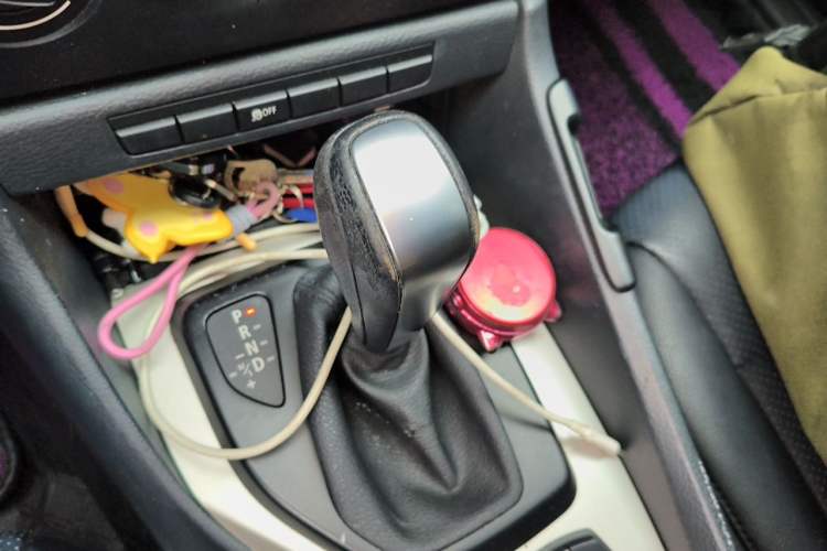 Used BMW X1 2013 sDrive18i Fashion Model Gear Lever