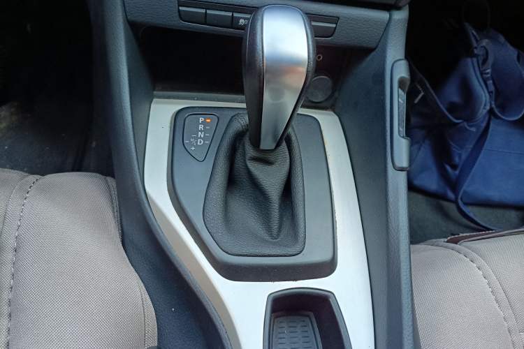 Used BMW X1 2013 sDrive18i Fashion Model Gear Lever