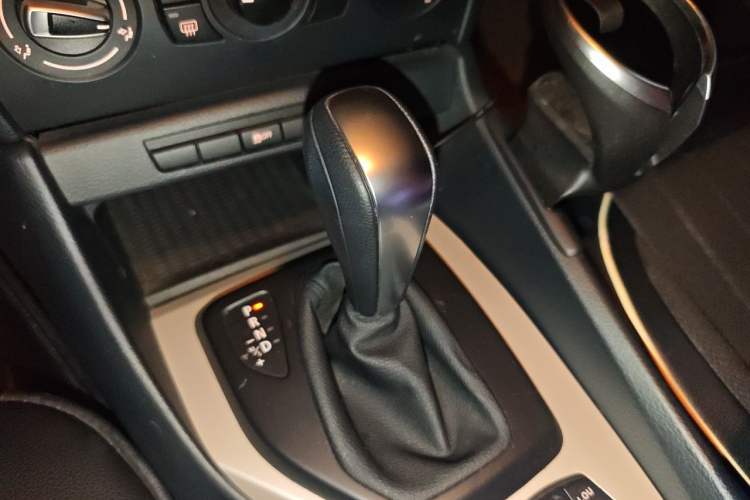 Used BMW X1 2013 sDrive18i Fashion Model Gear Lever