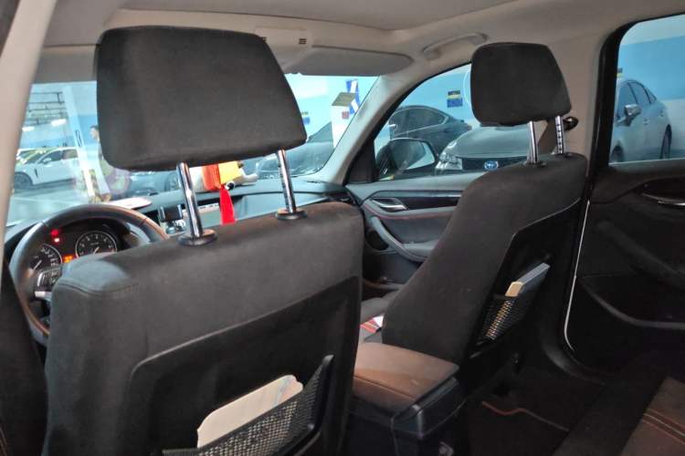 Used BMW X1 2013 sDrive18i Sport Design Package Headliner
