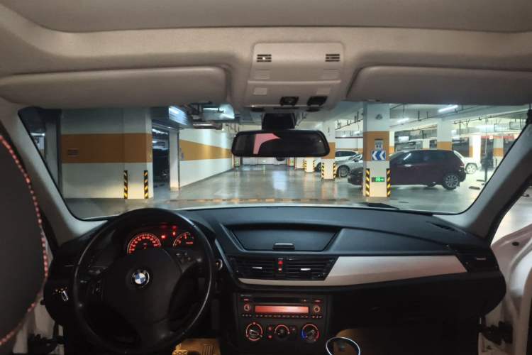 Used BMW X1 2013 sDrive18i manual model Headliner