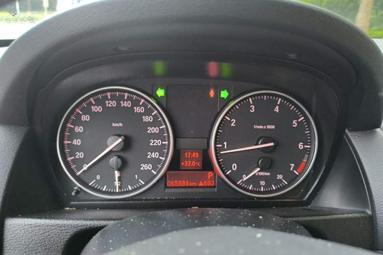 Used BMW X1 2013 sDrive18i Fashion Model Instrument Cluster