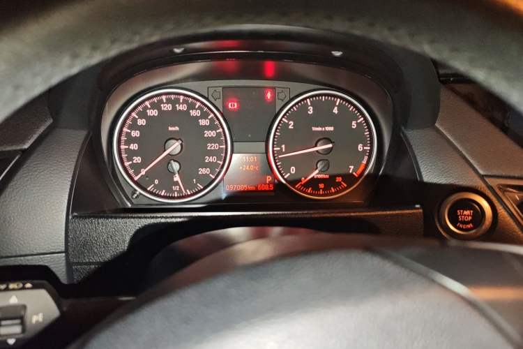 Used BMW X1 2013 sDrive18i Fashion Model Instrument Cluster