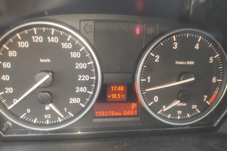 Used BMW X1 2013 sDrive20i Sports Design Package Instrument Cluster