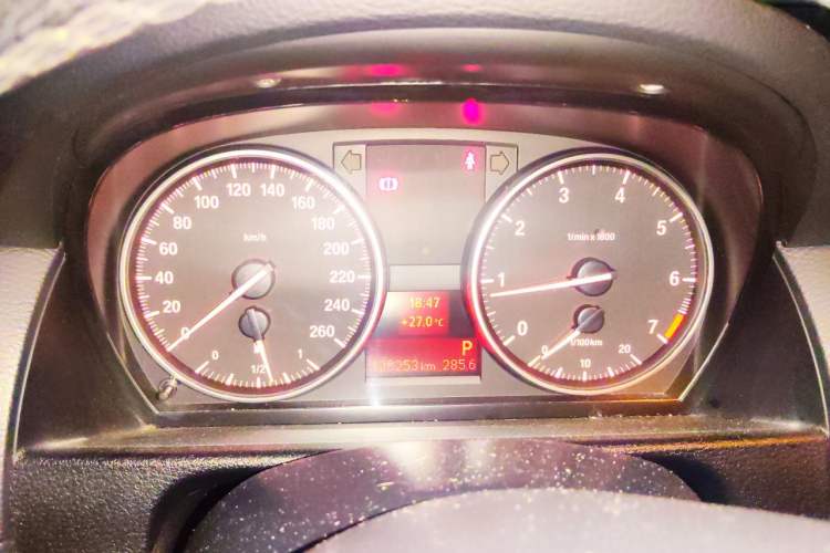 Used BMW X1 2013 sDrive18i Fashion Model Instrument Cluster