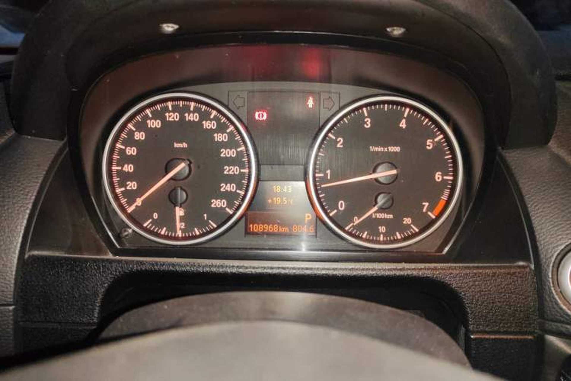 Used BMW X1 2013 sDrive18i Fashion Model Instrument Cluster