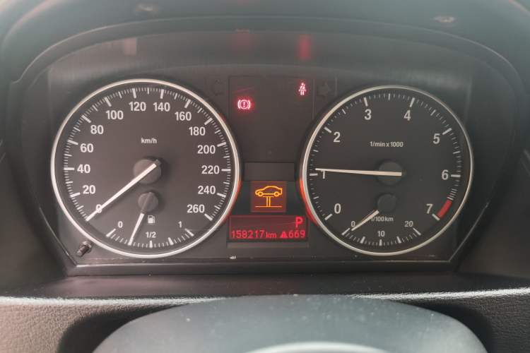 Used BMW X1 2013 sDrive18i Fashion Model Instrument Cluster