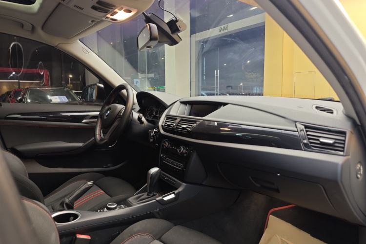 Used BMW X1 2013 sDrive18i Sport Design Package Interior 12