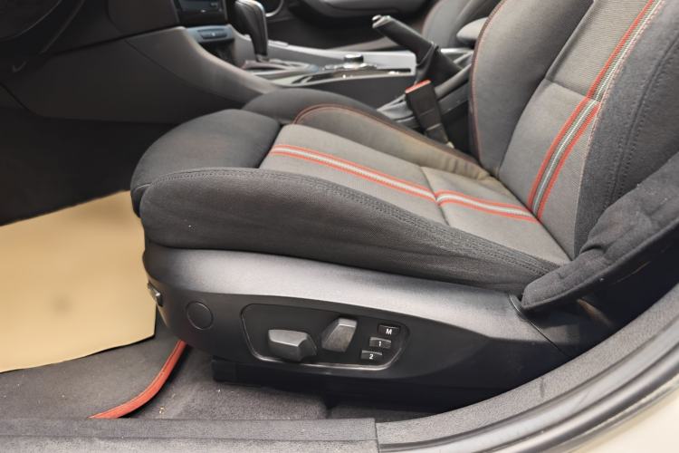 Used BMW X1 2013 sDrive18i Sport Design Package Interior 5