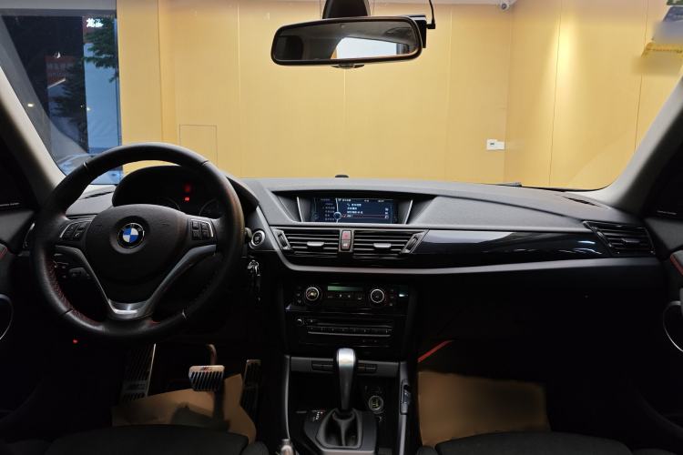 Used BMW X1 2013 sDrive18i Sport Design Package Interior 8
