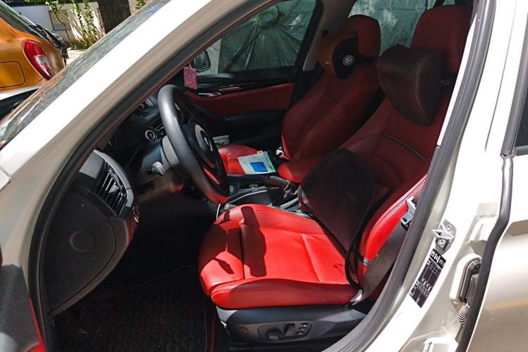 Used BMW X1 2013 sDrive20i Sports Design Package Left Front Seat