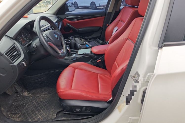 Used BMW X1 2013 sDrive20i Sports Design Package Left Front Seat