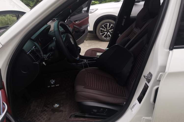 Used BMW X1 2013 sDrive18i Fashion Model Left Front Seat