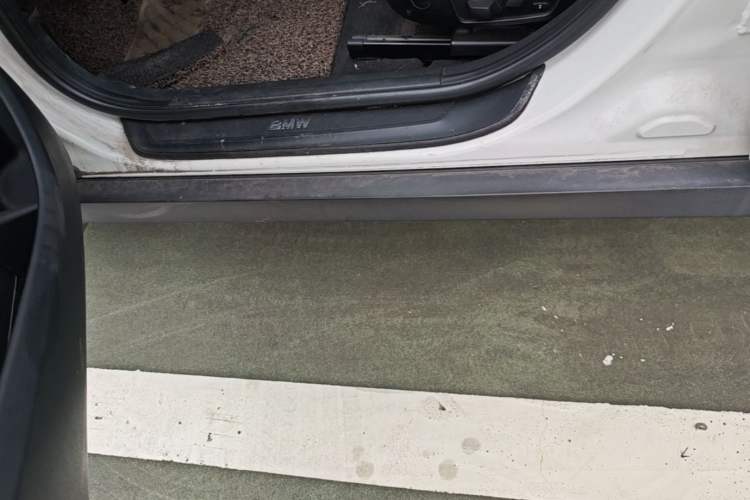 Used BMW X1 2013 sDrive18i Fashion Model Left Side Sill