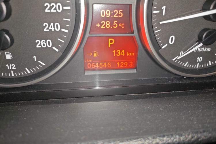 Used BMW X1 2013 sDrive18i Sport Design Package Odometer Close Up