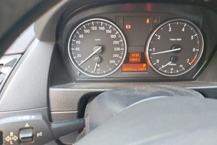 Used BMW X1 2013 sDrive18i Fashion Model Odometer Close Up