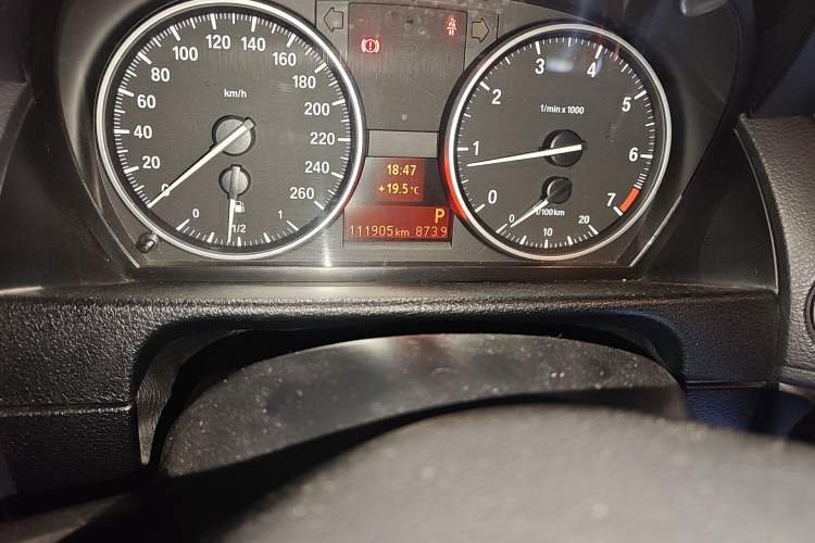 Used BMW X1 2013 sDrive18i Fashion Model Odometer Close Up