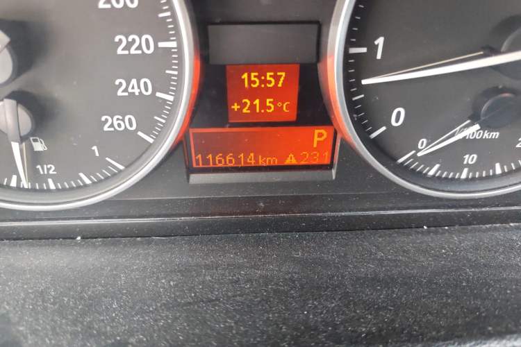 Used BMW X1 2013 sDrive18i Fashion Model Odometer Close Up