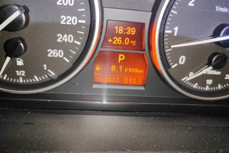 Used BMW X1 2013 xDrive20i X Design Package Odometer Close Up
