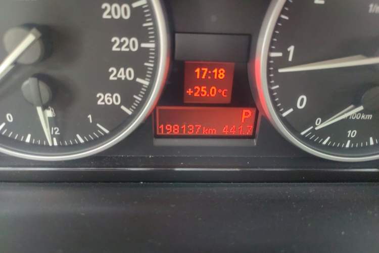 Used BMW X1 2013 sDrive18i Leading Model Odometer Close Up