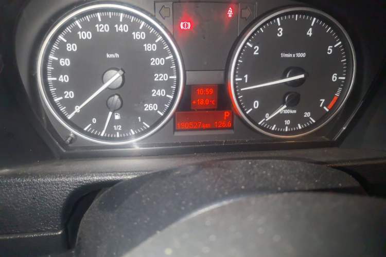 Used BMW X1 2013 sDrive18i Fashion Model Odometer Close Up