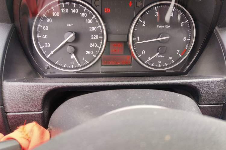 Used BMW X1 2013 sDrive18i Fashion Model Odometer Close Up