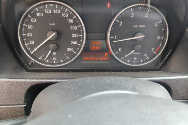 Used BMW X1 2013 sDrive18i Fashion Model Odometer Close Up