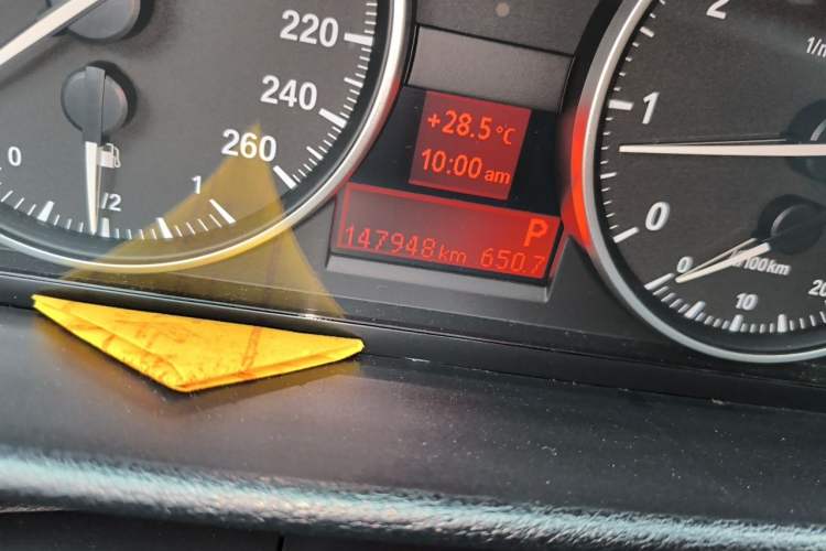 Used BMW X1 2013 sDrive18i Fashion Model Odometer Close Up