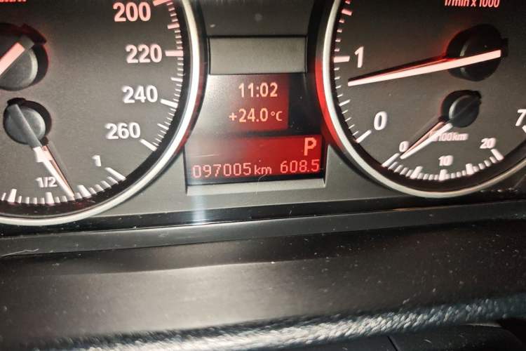 Used BMW X1 2013 sDrive18i Fashion Model Odometer Close Up