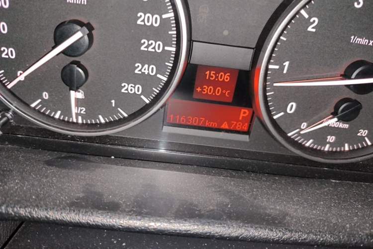 Used BMW X1 2013 sDrive18i Fashion Model Odometer Close Up