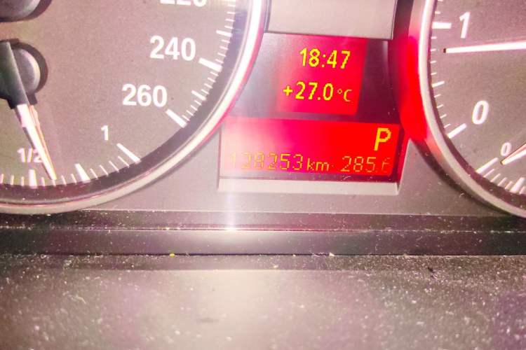 Used BMW X1 2013 sDrive18i Fashion Model Odometer Close Up