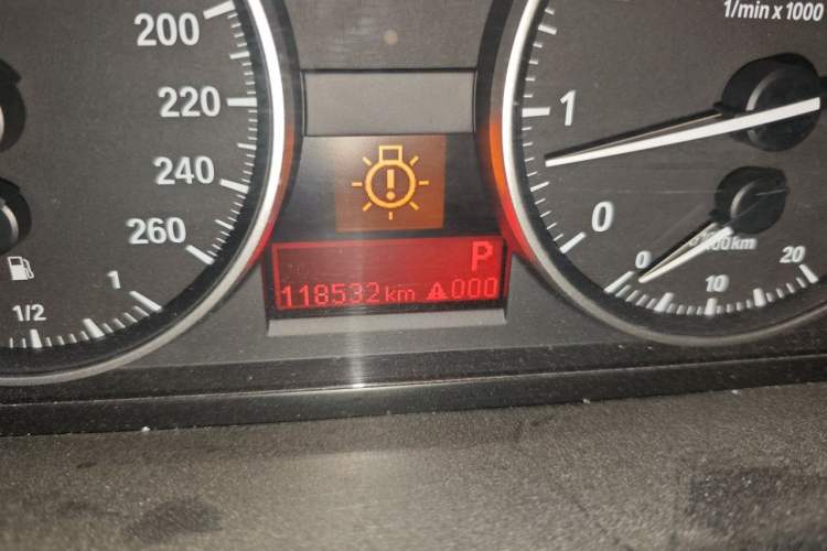 Used BMW X1 2013 sDrive18i Fashion Model Odometer Close Up