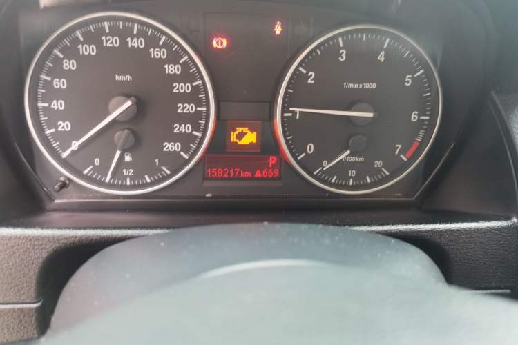 Used BMW X1 2013 sDrive18i Fashion Model Odometer Close Up
