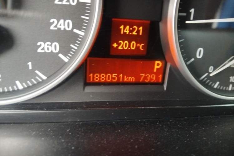 Used BMW X1 2013 sDrive18i Fashion Model Odometer Close Up