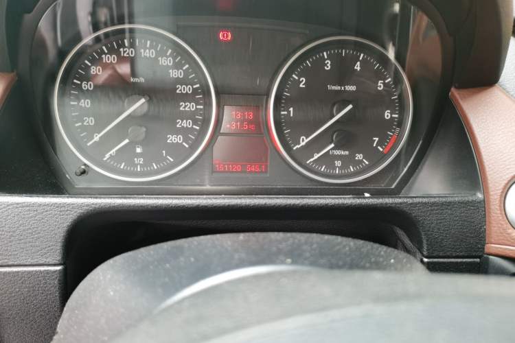 Used BMW X1 2013 xDrive20i X Design Package Odometer Close Up