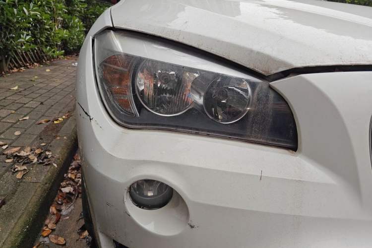 Used BMW X1 2013 sDrive18i Fashion Model Right Front Headlight