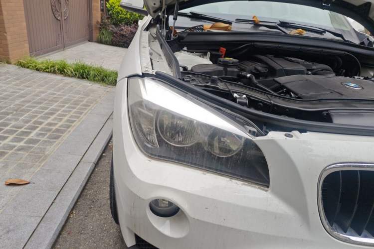 Used BMW X1 2013 sDrive18i manual model Right Front Headlight