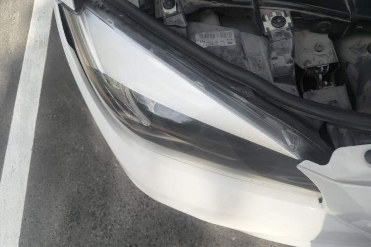 Used BMW X1 2013 sDrive18i Fashion Model Right Front Headlight