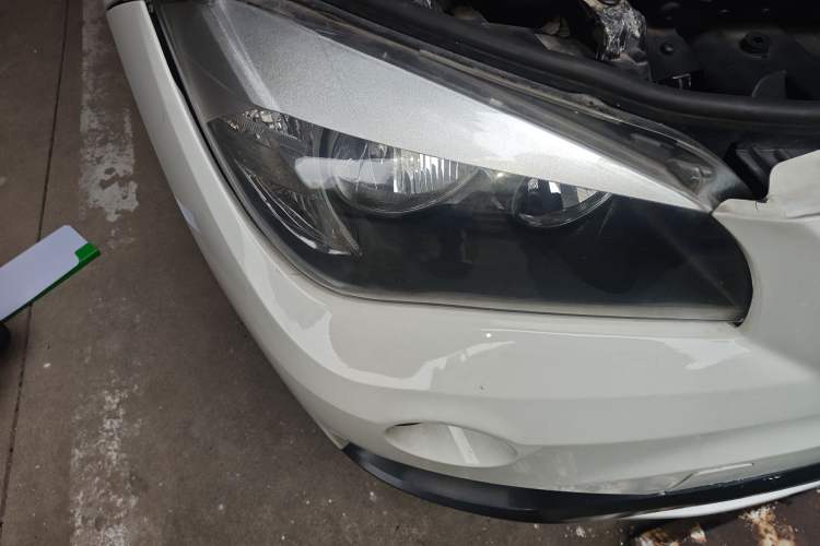 Used BMW X1 2013 sDrive18i Fashion Model Right Front Headlight