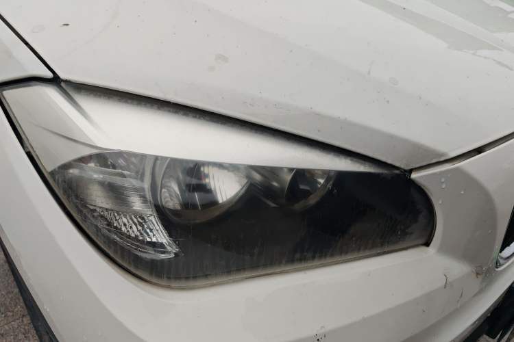 Used BMW X1 2013 sDrive18i Fashion Model Right Front Headlight
