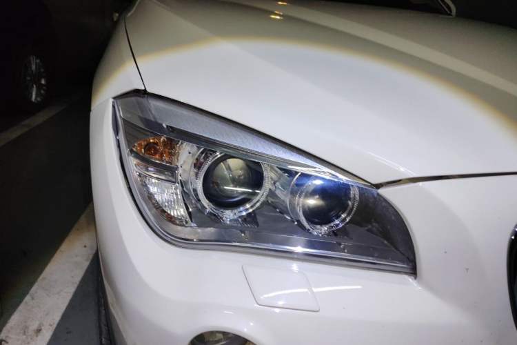 Used BMW X1 2013 xDrive20i X Design Package Right Front Headlight