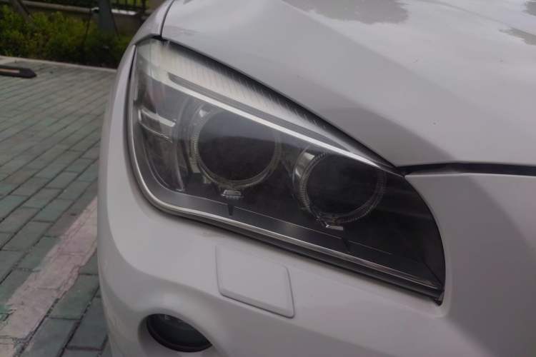 Used BMW X1 2013 sDrive18i Leading Model Right Front Headlight