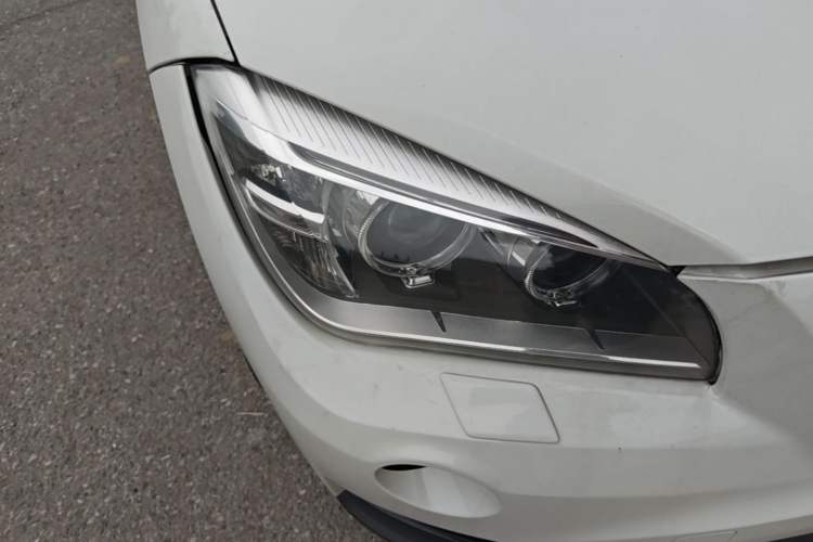Used BMW X1 2013 sDrive20i Sports Design Package Right Front Headlight