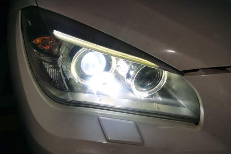 Used BMW X1 2013 xDrive20i X Design Package Right Front Headlight