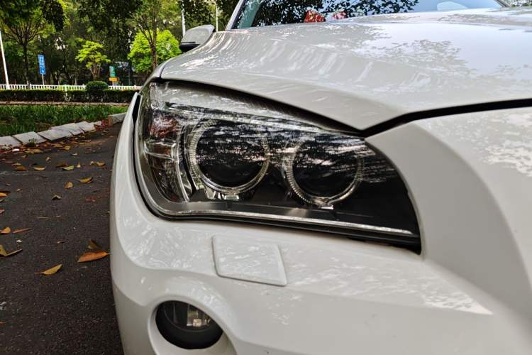 Used BMW X1 2013 sDrive18i Leading Model Right Front Headlight